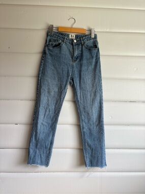 Comma Shop High Rise Straight Crop Jeans Raw Hem Light Wash Size M